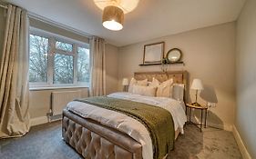 Stylish 4 Bed House In Malvern.
